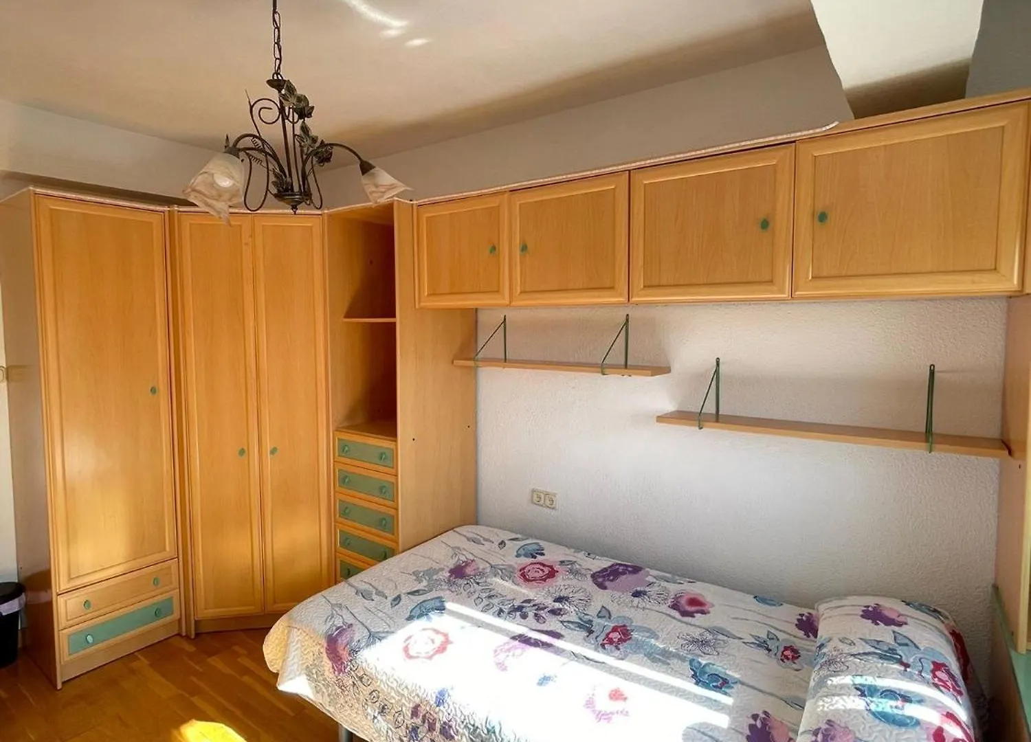 Habitaciones Ejemplares Granada Homestay